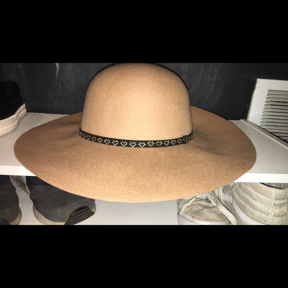 Charming Charlie Brown floppy hat. New.